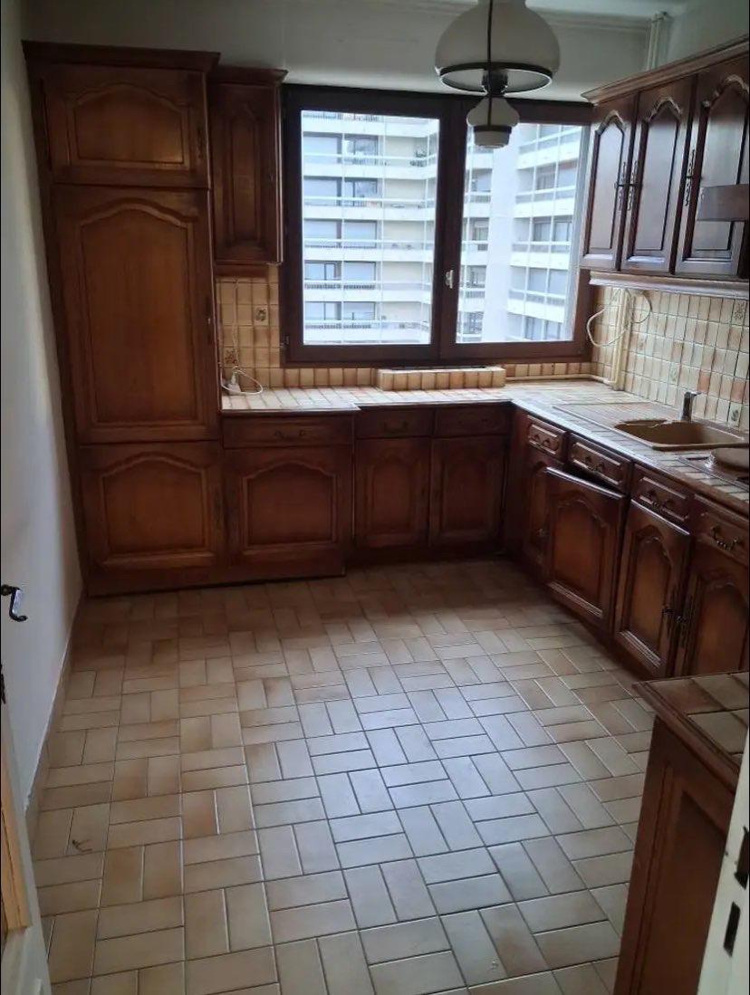 Camion de débarras utilisé pour l'évacuation des encombrants